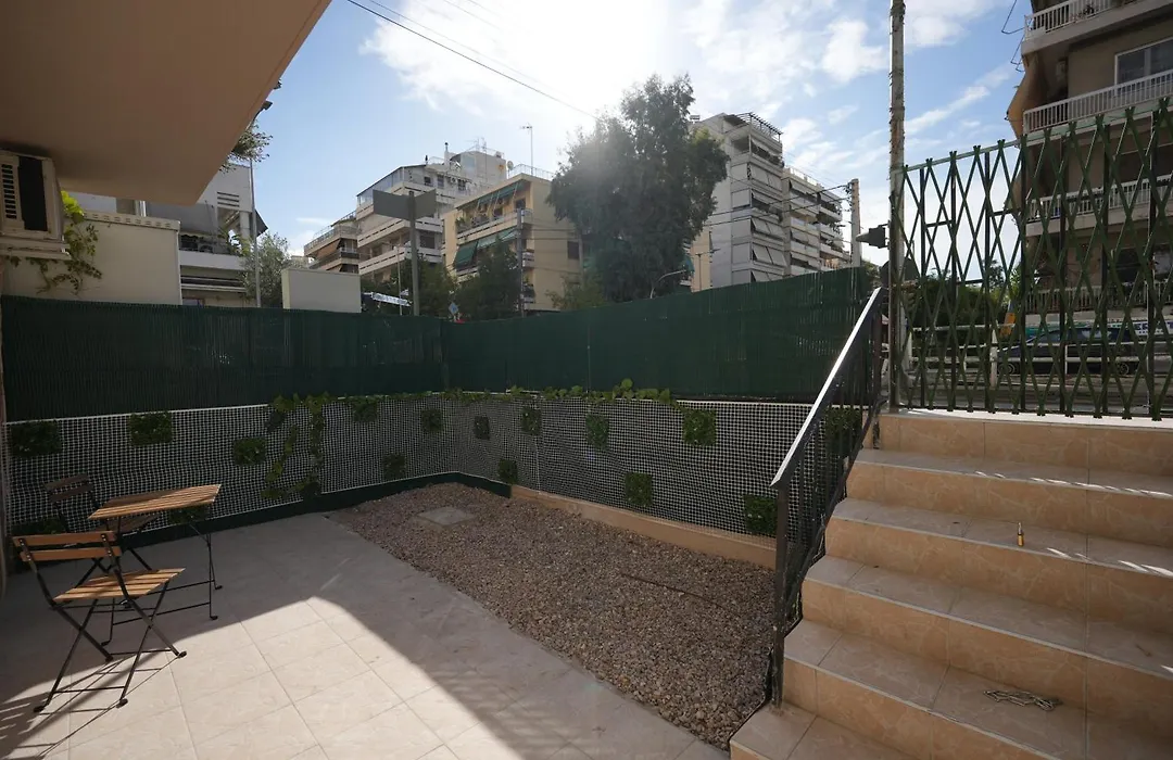 Lovely Front Garden 2 Bdrm Nea Smyrni-1