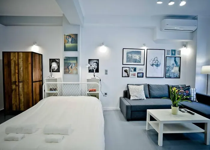 The Old Tailor Factory White Room