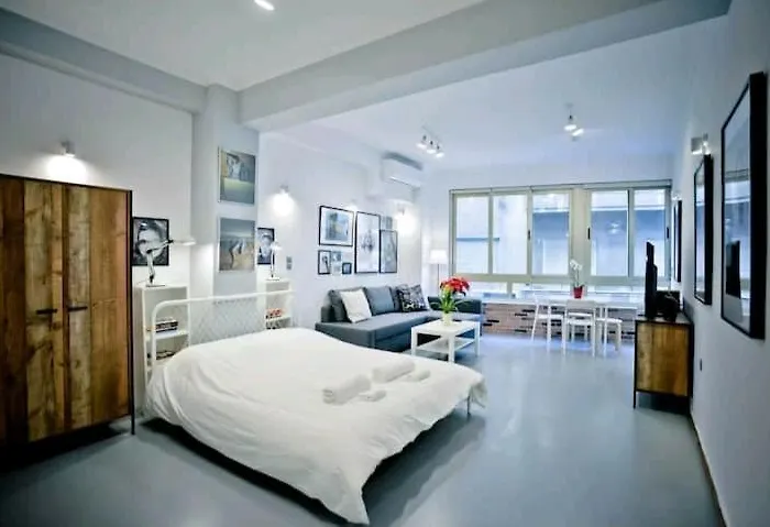 The Old Tailor Factory White Room